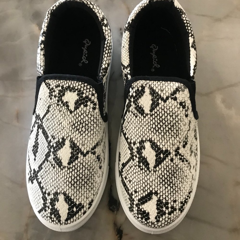 Brand New Slip On Snake Print Women's Shoes